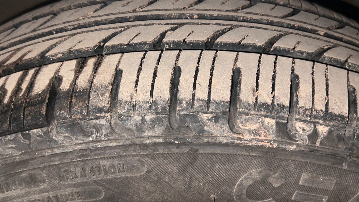 Used 2015 Maruti Suzuki Celerio ZXi Petrol Manual tyres LEFT FRONT TYRE TREAD VIEW