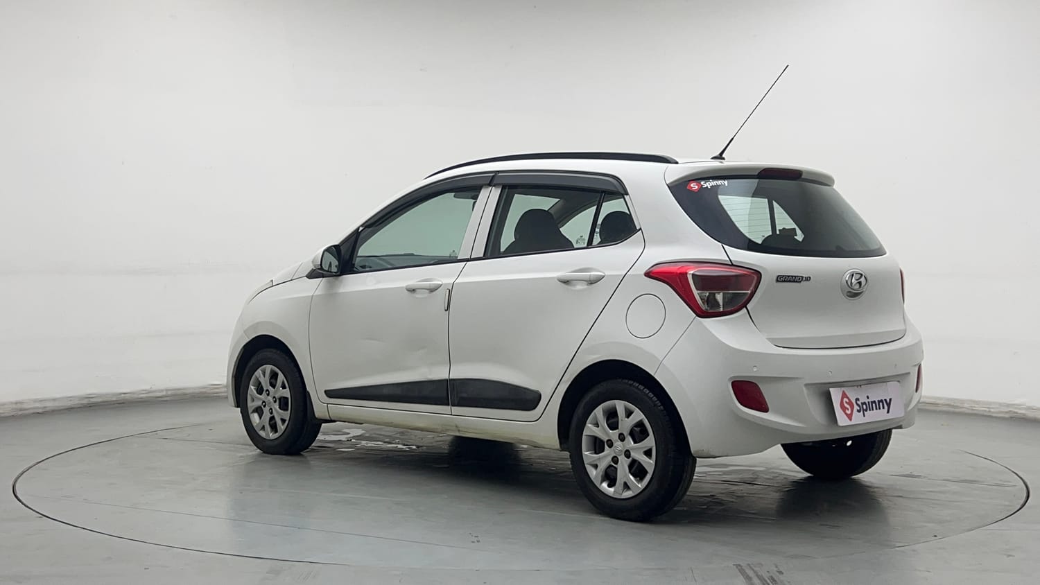 Used 2016 Hyundai Grand i10 Sportz 1.2 Kappa VTVT Petrol Manual exterior LEFT REAR CORNER VIEW