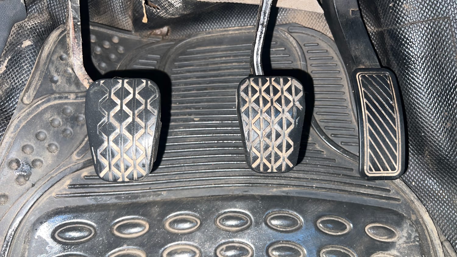 Used 2014 Ford EcoSport Titanium 1.5 TDCi (Opt) Diesel Manual interior PEDALS VIEW