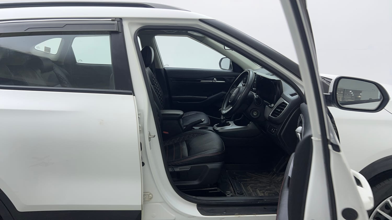 Used 2022 Kia Seltos HTK 1.5 Diesel Diesel Manual interior RIGHT SIDE FRONT DOOR CABIN VIEW