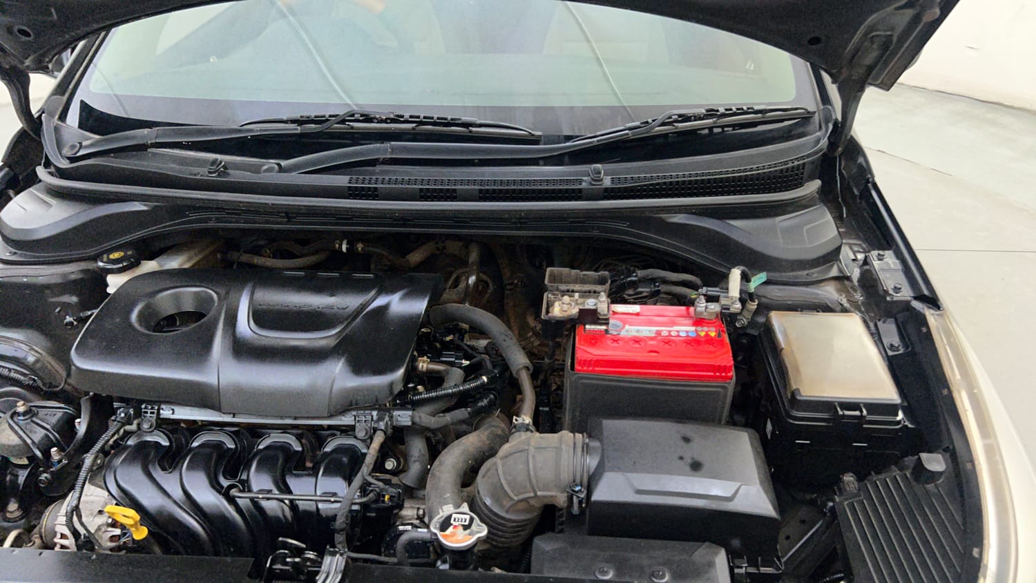 Used 2018 Hyundai Verna SX (O)1.6 VTVT Petrol Manual engine ENGINE LEFT SIDE HINGE & APRON VIEW