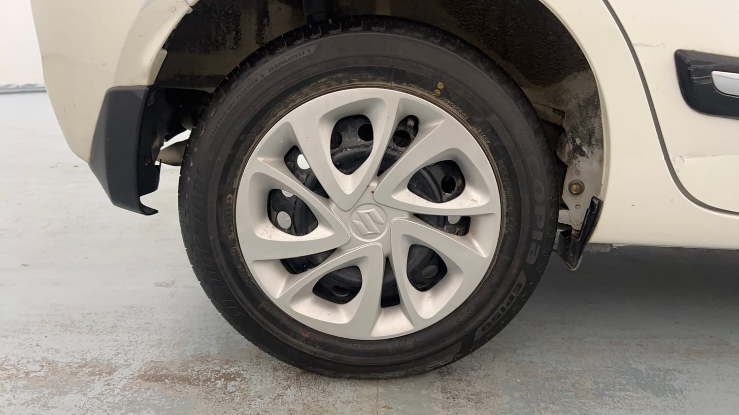 Used 2024 Maruti Suzuki Celerio ZXi Petrol Manual tyres RIGHT REAR TYRE RIM VIEW