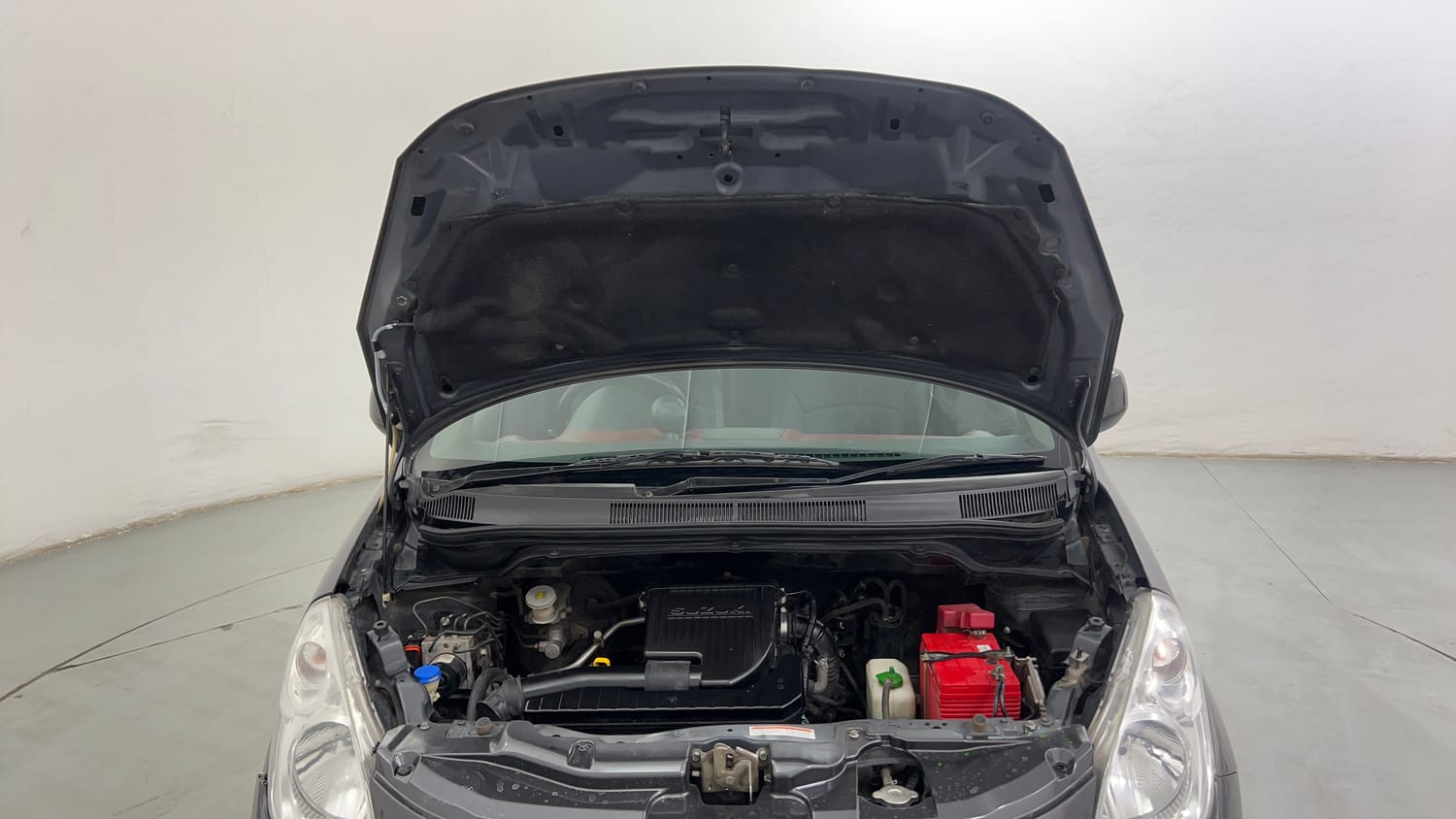 Used 2013 Maruti Suzuki Ritz Zxi BS-IV Petrol Manual engine ENGINE & BONNET OPEN FRONT VIEW