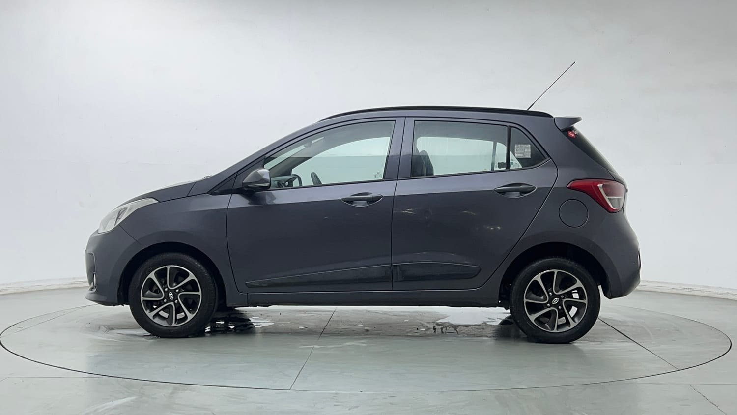 Used 2018 Hyundai Grand i10 Sportz AT 1.2 Kappa VTVT Petrol Automatic exterior LEFT SIDE VIEW
