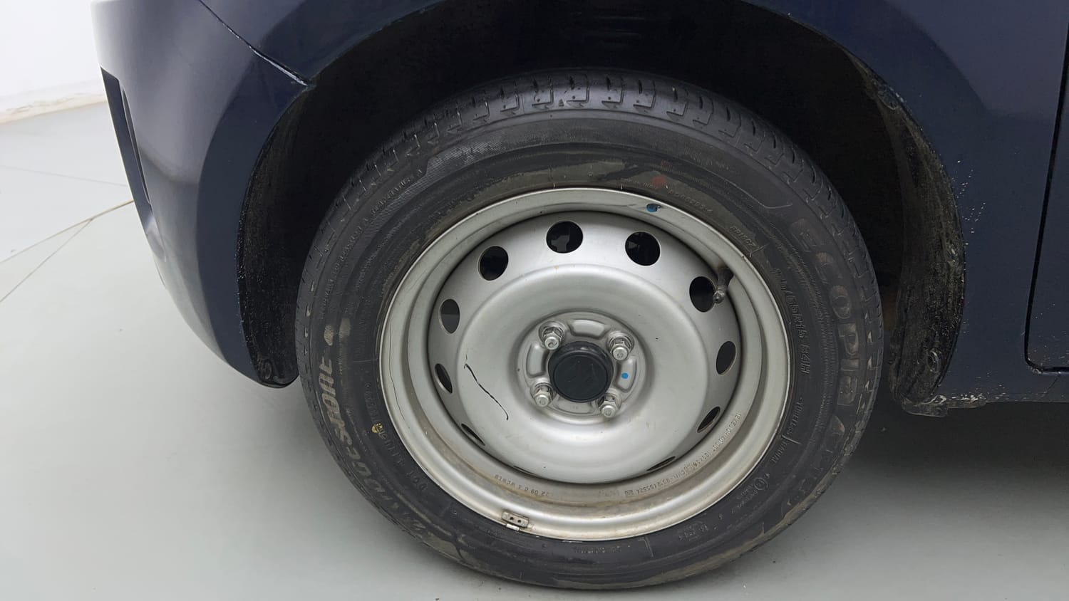 Used 2022 Maruti Suzuki Ignis Sigma 1.2 MT Petrol Manual tyres LEFT FRONT TYRE RIM VIEW