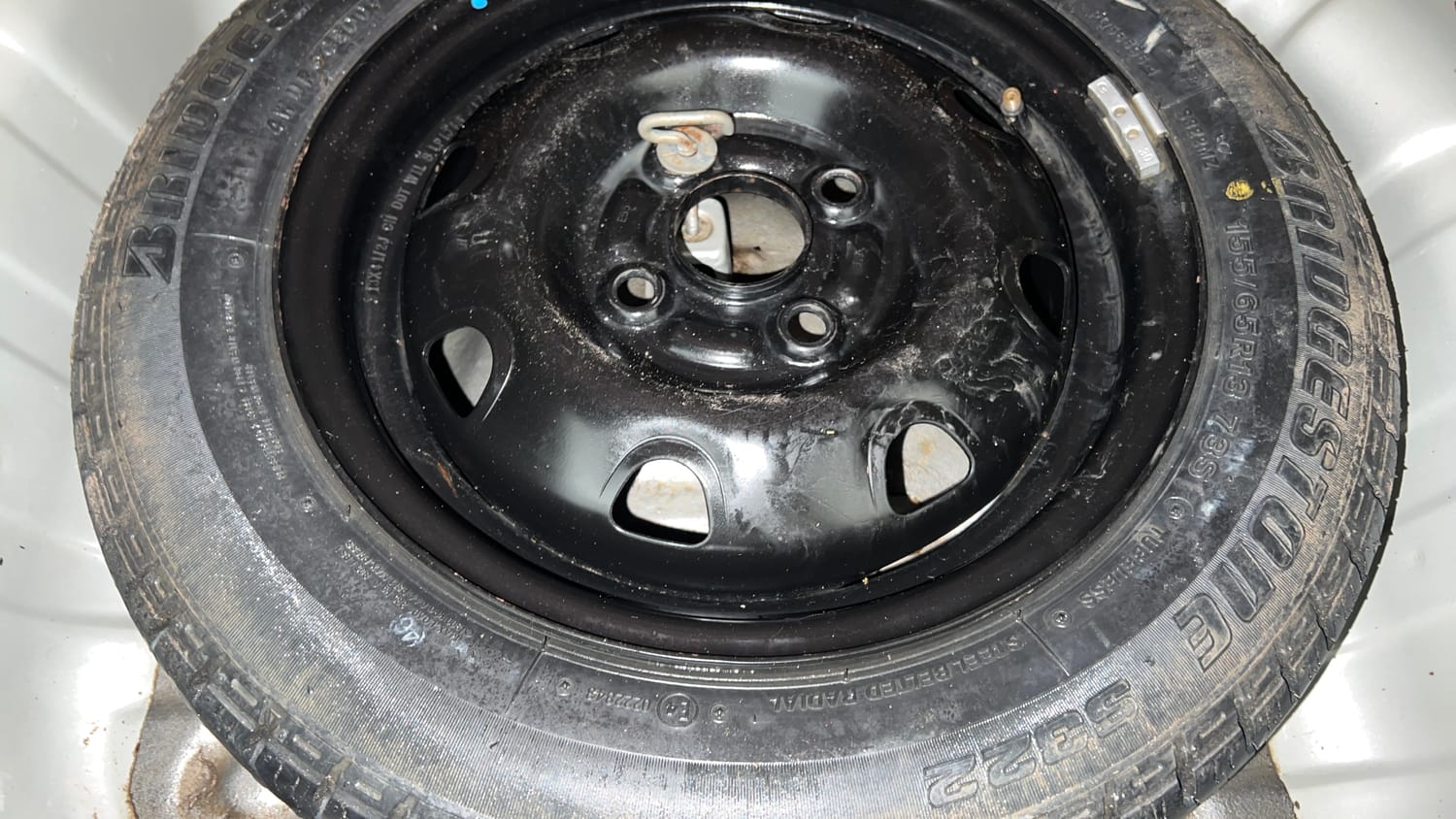 Used 2017 maruti-suzuki Alto K10 VXi (O) AMT Petrol Automatic tyres SPARE TYRE VIEW