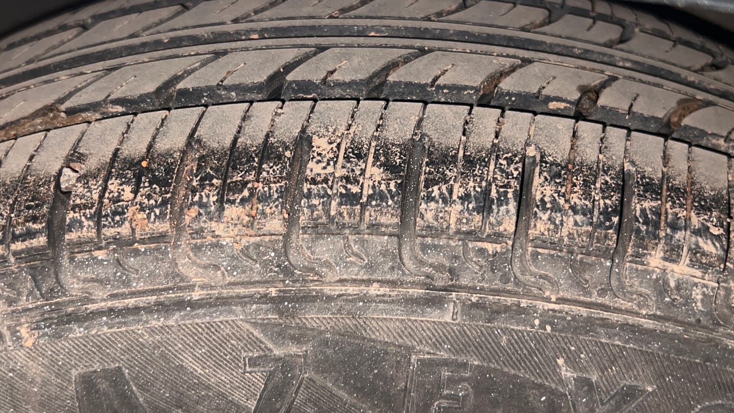 Used 2015 Maruti Suzuki Celerio ZXi Petrol Manual tyres RIGHT REAR TYRE TREAD VIEW