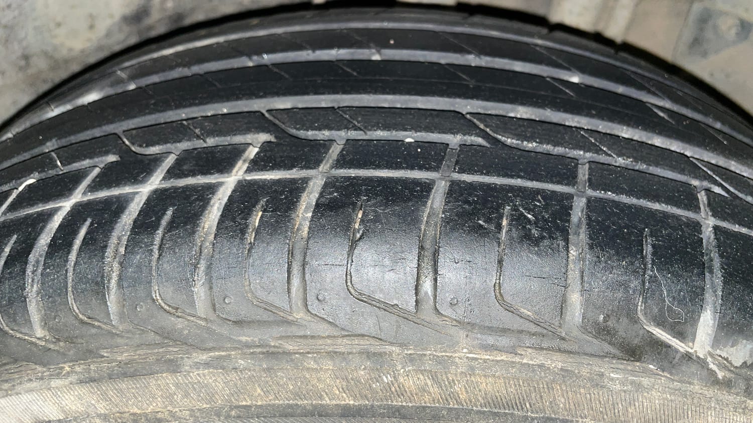 Used 2019 Tata Nexon XZA Plus Diesel Diesel Automatic tyres LEFT REAR TYRE TREAD VIEW
