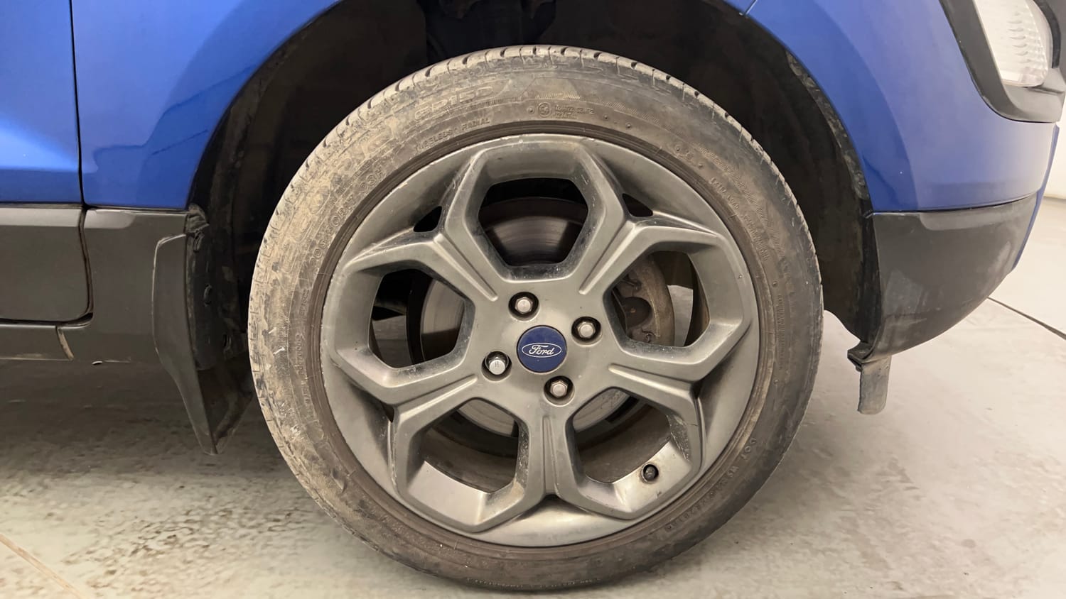 Used 2018 Ford EcoSport S Petrol Petrol Manual tyres RIGHT FRONT TYRE RIM VIEW