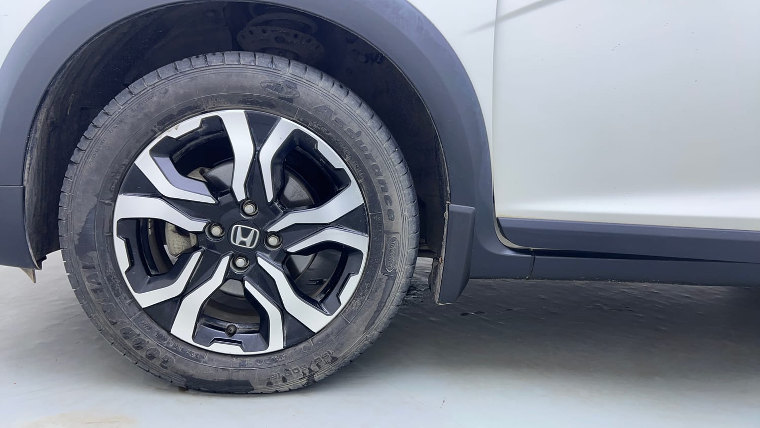 Used 2023 Honda WR-V SV MT Petrol Petrol Manual tyres LEFT FRONT TYRE RIM VIEW