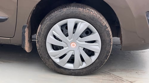 Used 2017 Maruti Suzuki Wagon R VXI Petrol Manual tyres RIGHT FRONT TYRE RIM VIEW
