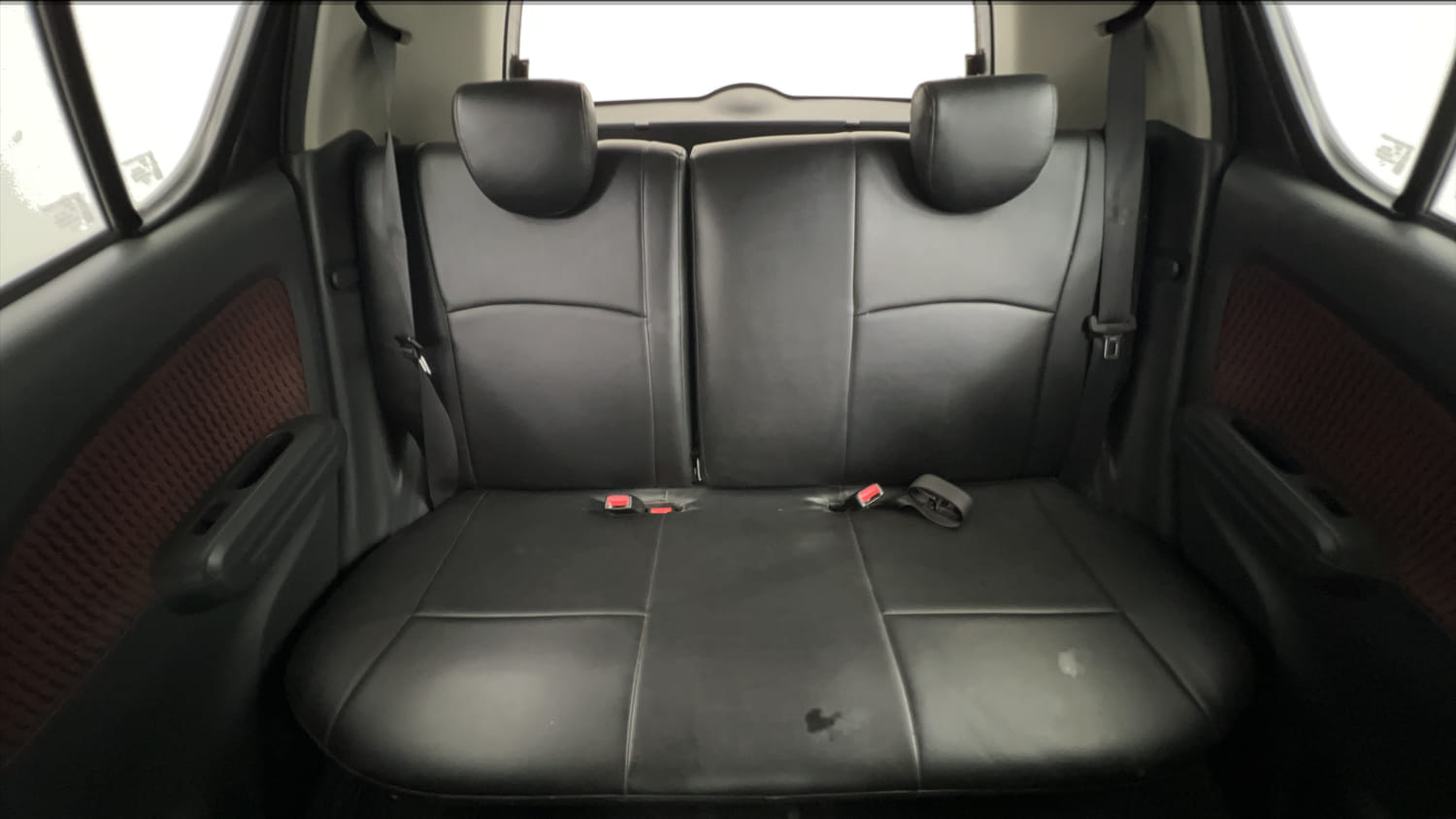 Used 2013 Maruti Suzuki Ritz Zxi BS-IV Petrol Manual interior REAR SEAT CONDITION VIEW
