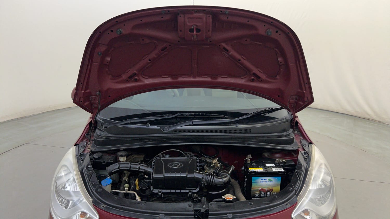 Used 2014 Hyundai i10 Sportz 1.1 iRDE2 Petrol Manual engine ENGINE & BONNET OPEN FRONT VIEW