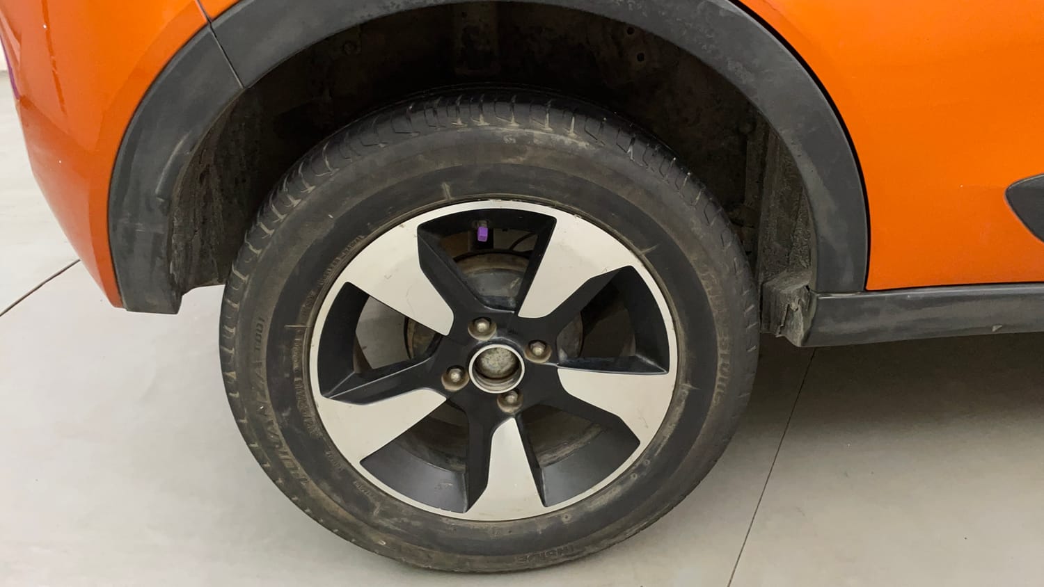 Used 2019 Tata Nexon XZA Plus Diesel Diesel Automatic tyres RIGHT REAR TYRE RIM VIEW