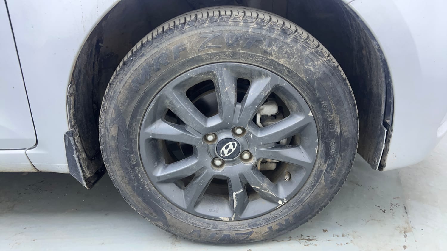 Used 2018 Hyundai Elite i20 Asta 1.2 Petrol Manual tyres RIGHT FRONT TYRE RIM VIEW