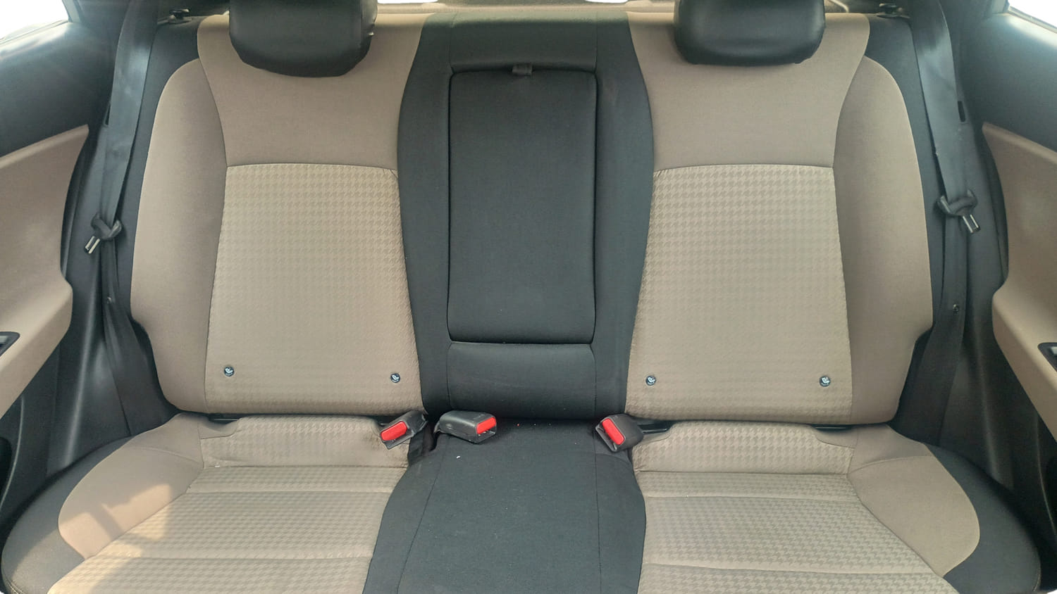 Used 2018 Hyundai Elite i20 Asta 1.2 (O) Petrol Manual interior REAR SEAT CONDITION VIEW