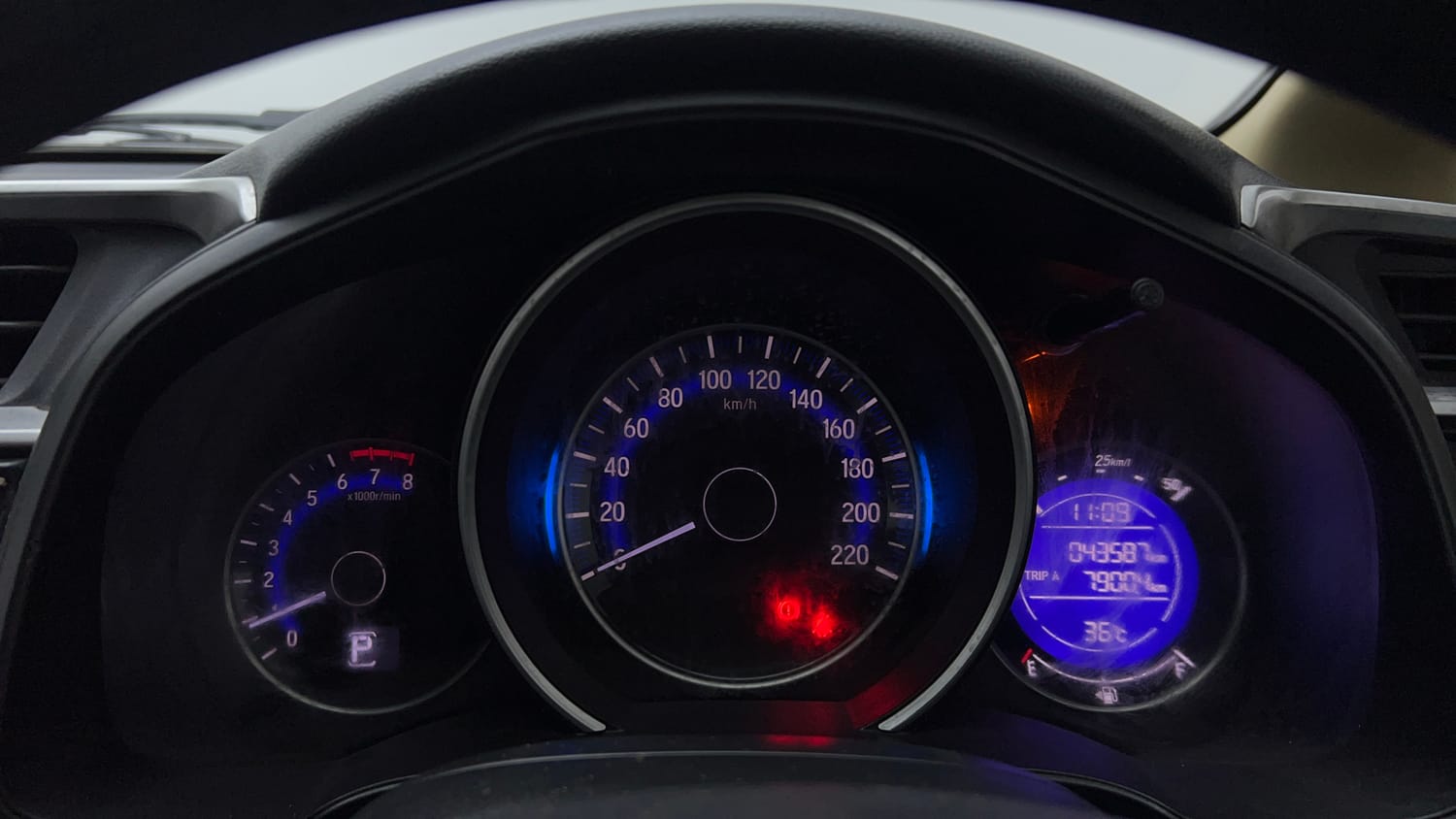 Used 2015 Honda Jazz V AT Petrol Petrol Automatic interior CLUSTERMETER VIEW