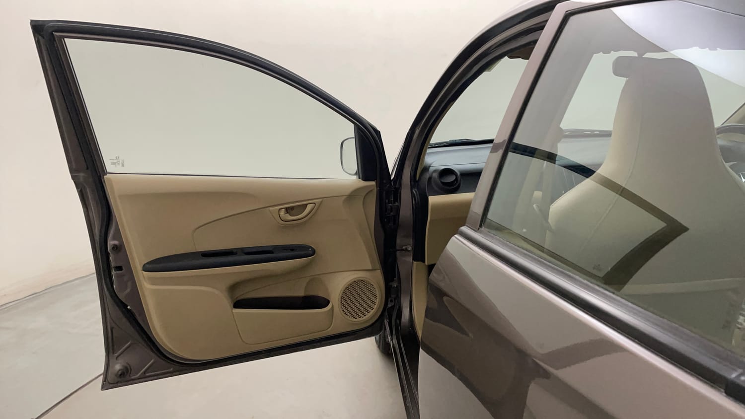 Used 2015 Honda Brio E MT Petrol Manual interior LEFT FRONT DOOR OPEN VIEW