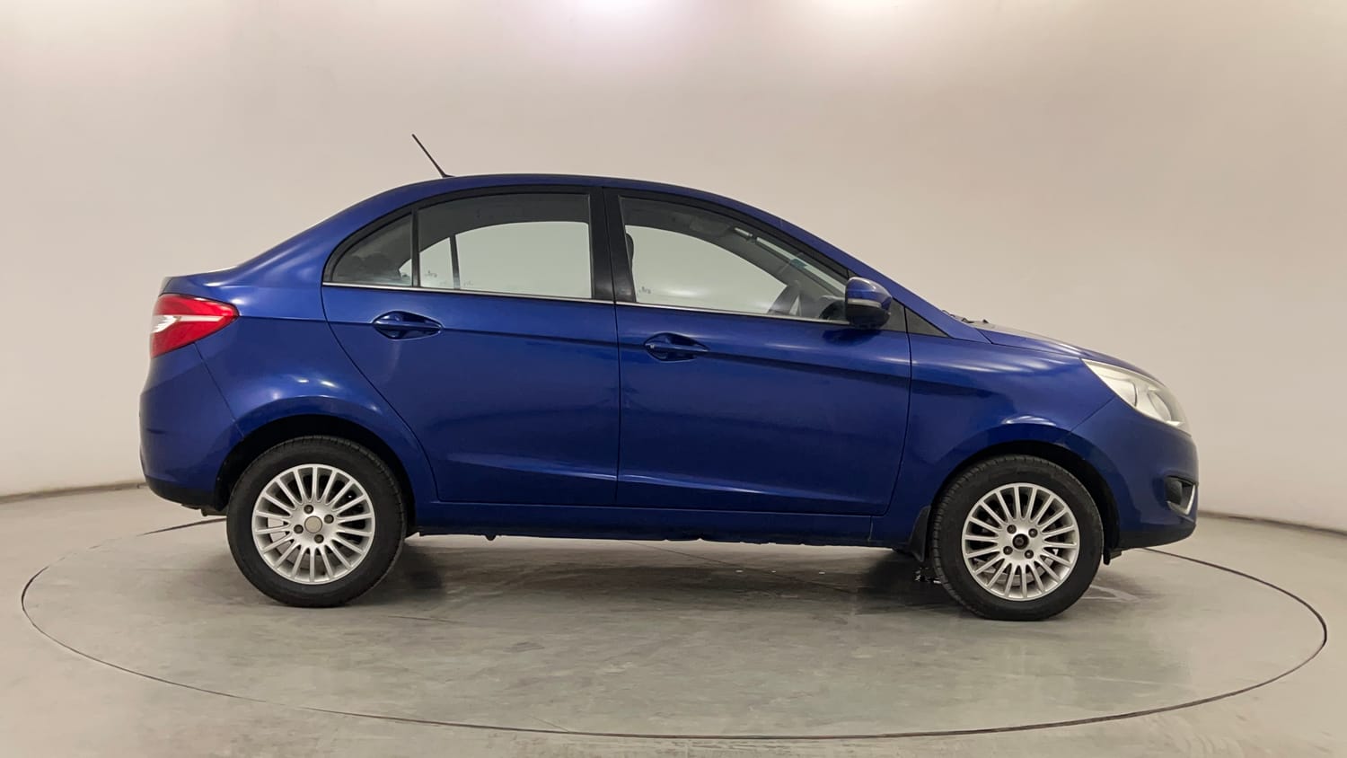 Used 2015 Tata Zest XT Petrol Petrol Manual exterior RIGHT SIDE VIEW