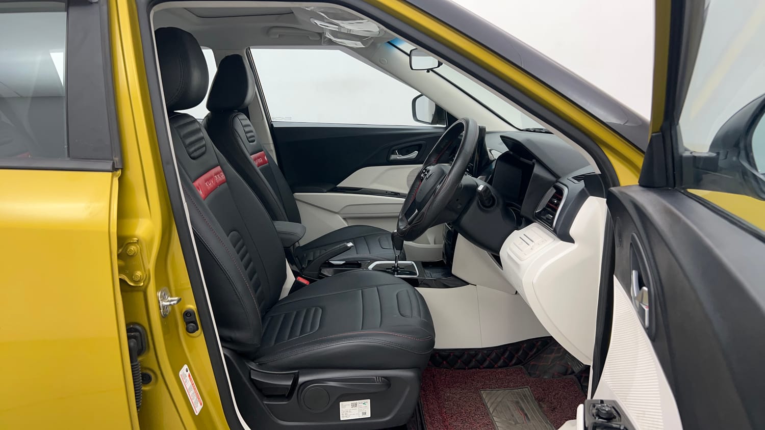 Used 2024 Mahindra XUV 3XO AX5 1.5 Diesel Autoshift Plus Diesel Automatic interior RIGHT SIDE FRONT DOOR CABIN VIEW