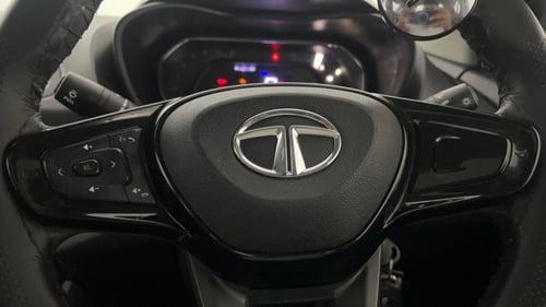 Used 2020 Tata Nexon XM (S) Petrol Manual top_features Steering mounted controls
