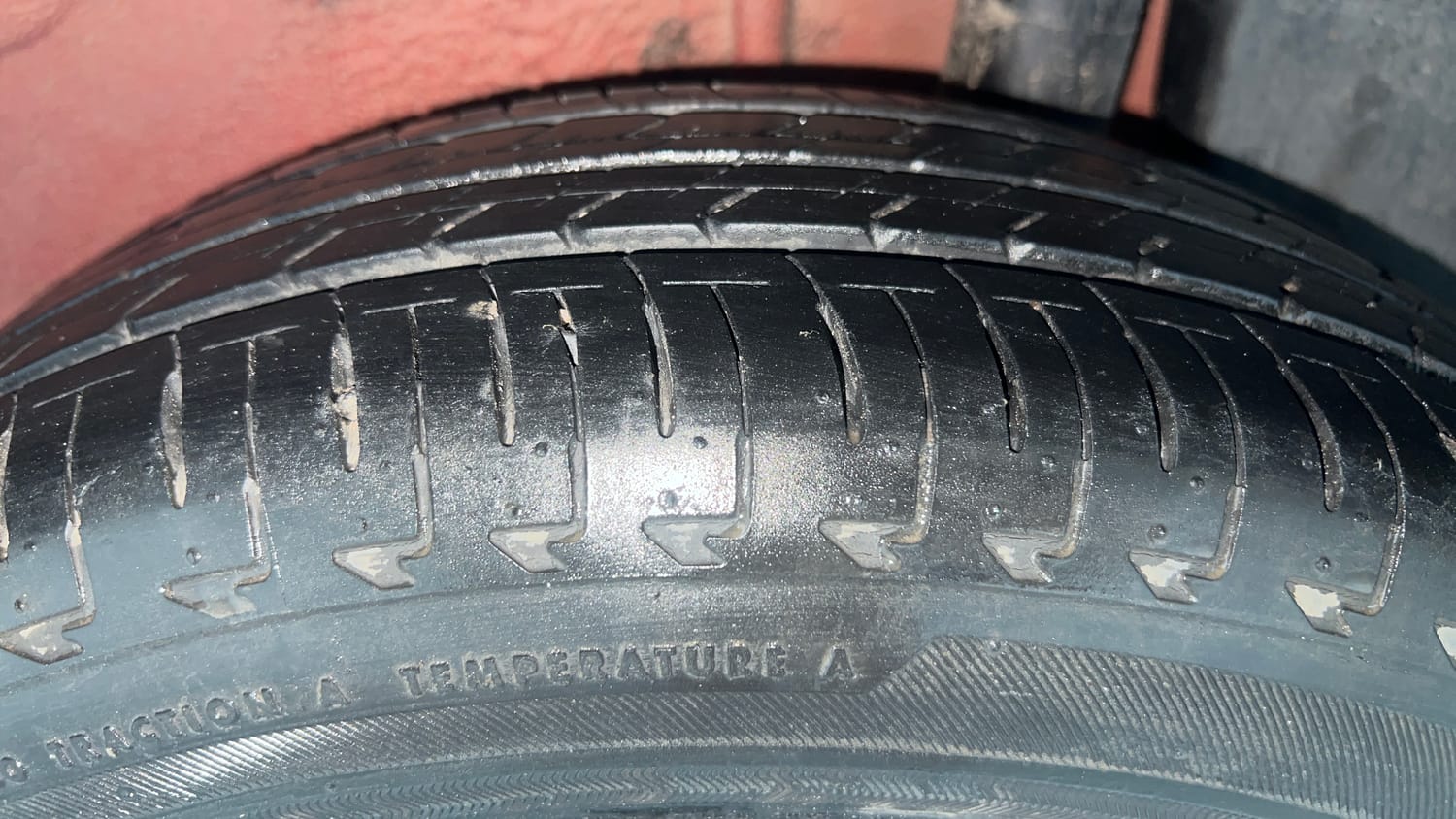 Used 2017 Maruti Suzuki Ignis Zeta 1.2 AMT Petrol Automatic tyres LEFT REAR TYRE TREAD VIEW