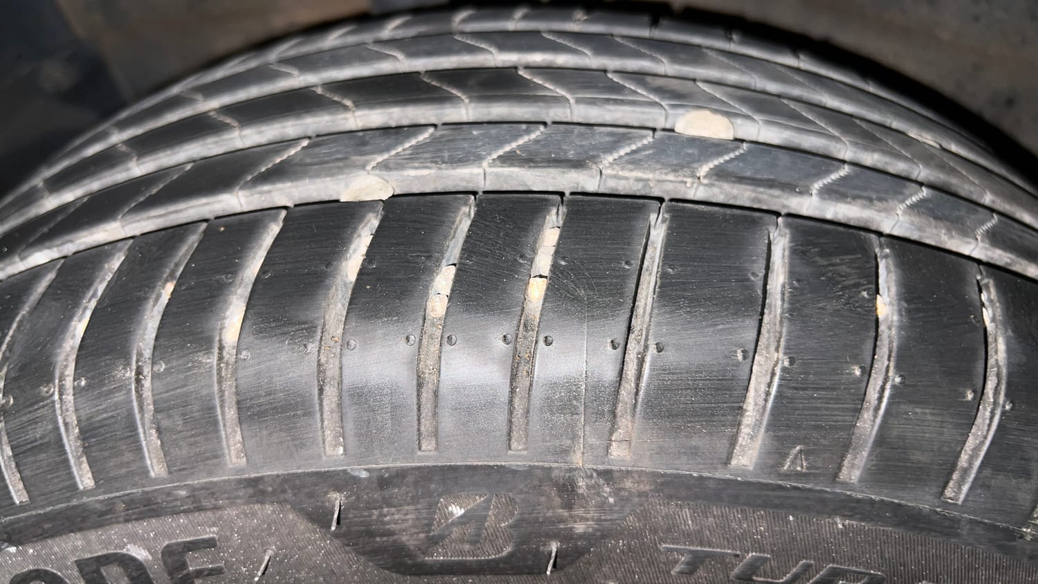 Used 2023 Tata Nexon XZ Plus Petrol Manual tyres RIGHT REAR TYRE TREAD VIEW