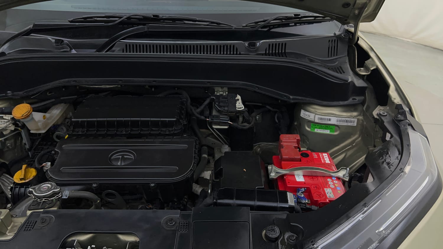 Used 2022 Tata Punch Kaziranga Creative AMT Petrol Automatic engine ENGINE LEFT SIDE HINGE & APRON VIEW