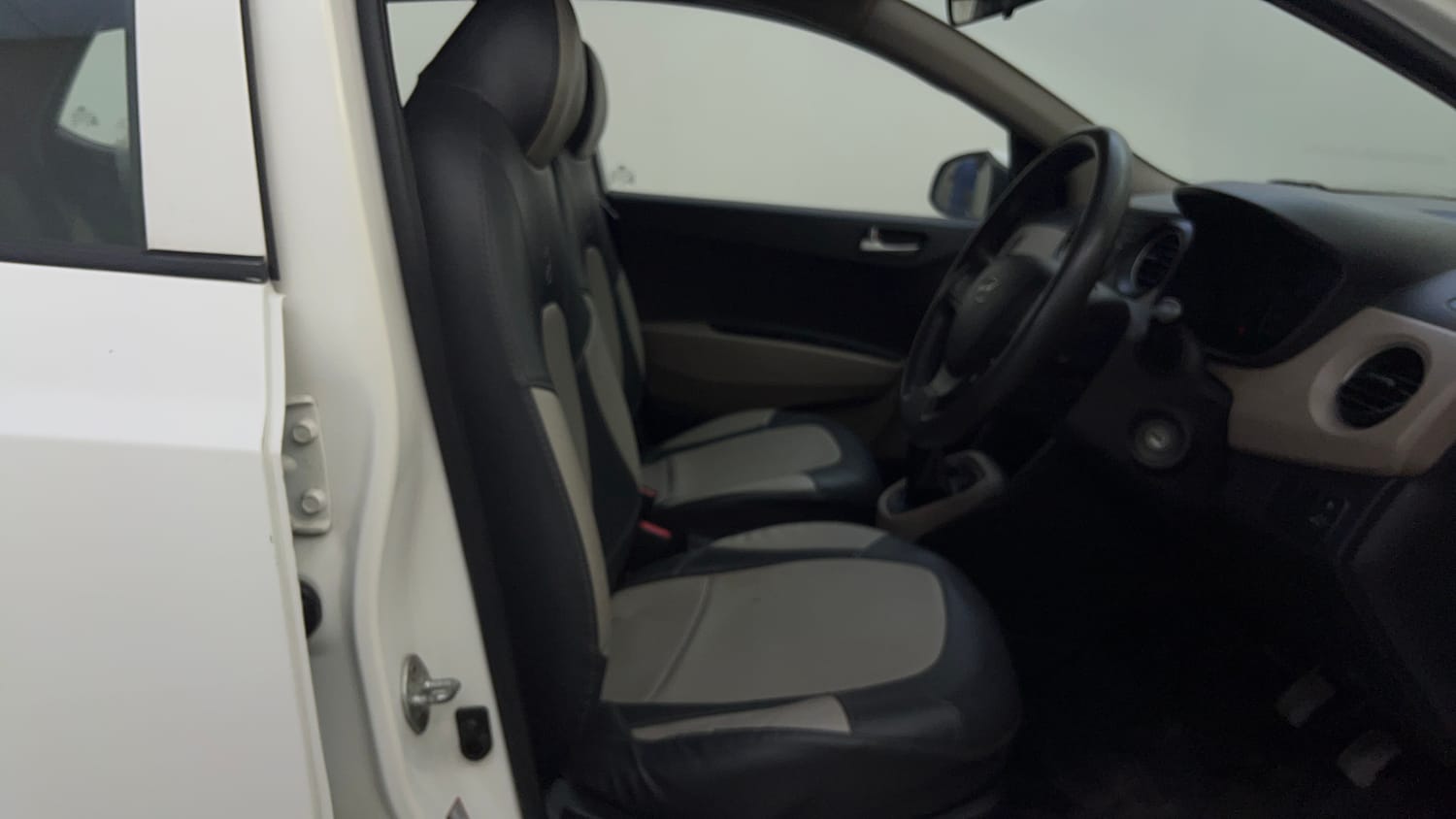 Used 2016 Hyundai Grand i10 Sportz 1.2 Kappa VTVT Petrol Manual interior RIGHT SIDE FRONT DOOR CABIN VIEW