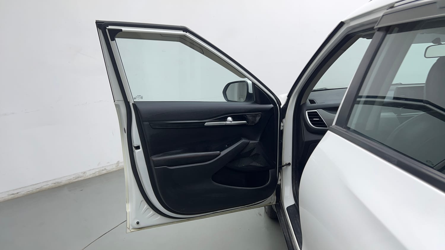 Used 2022 Kia Seltos HTK 1.5 Diesel Diesel Manual interior LEFT FRONT DOOR OPEN VIEW