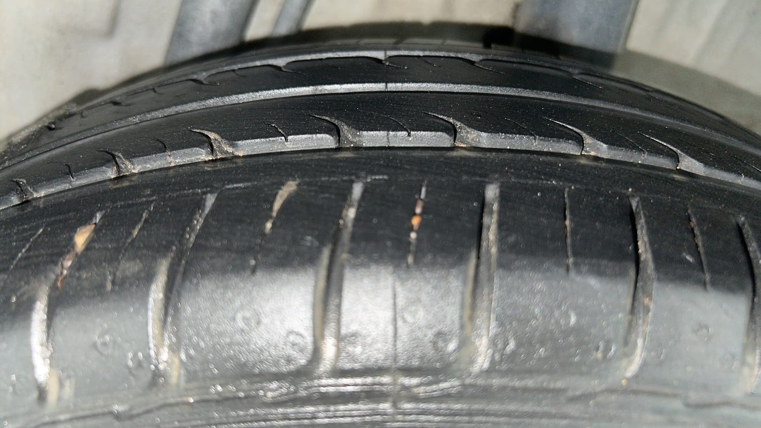 Used 2015 Honda City VX CVT Petrol Automatic tyres LEFT REAR TYRE TREAD VIEW