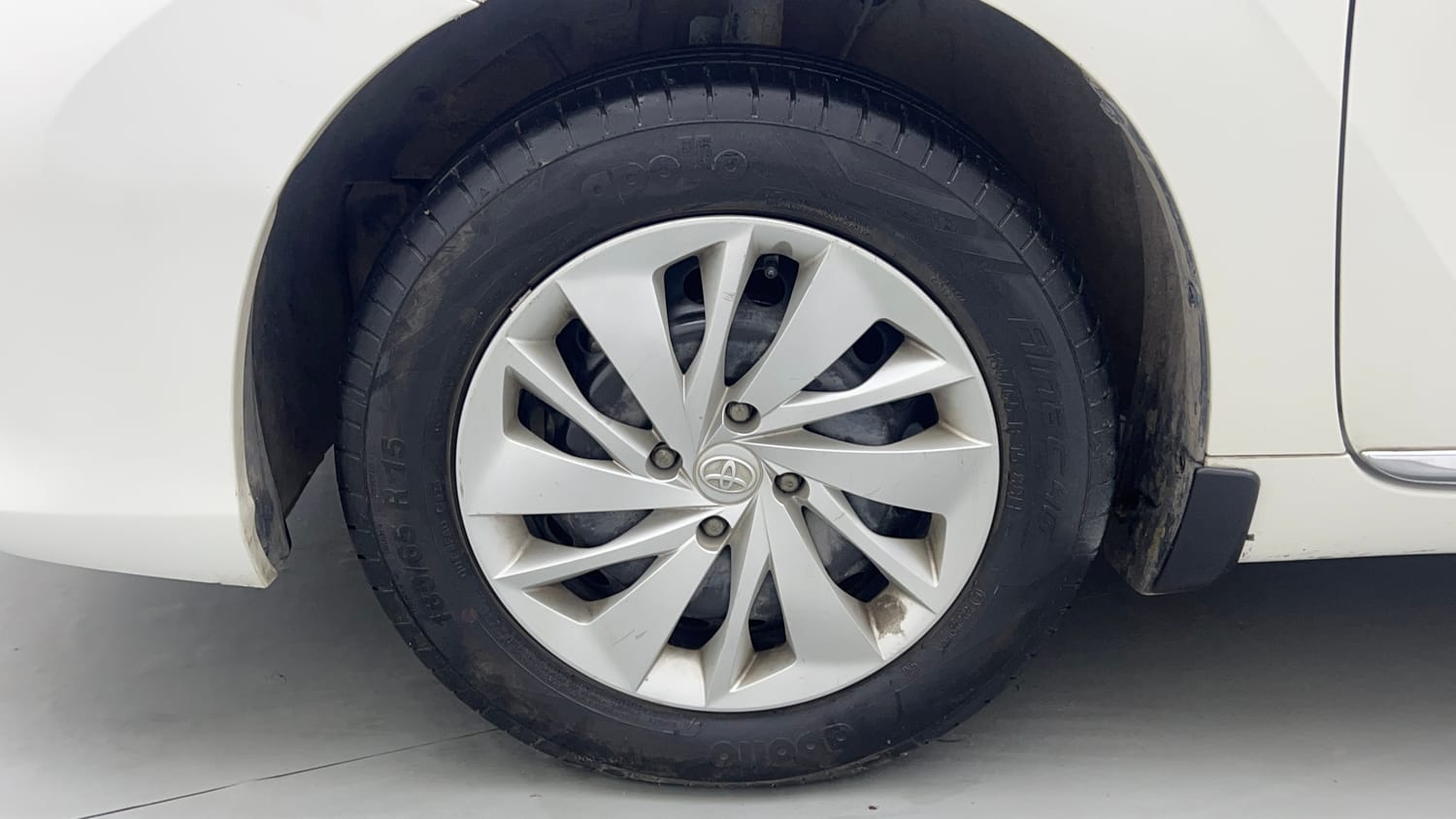 Used 2023 Toyota Glanza E Petrol Manual tyres LEFT FRONT TYRE RIM VIEW