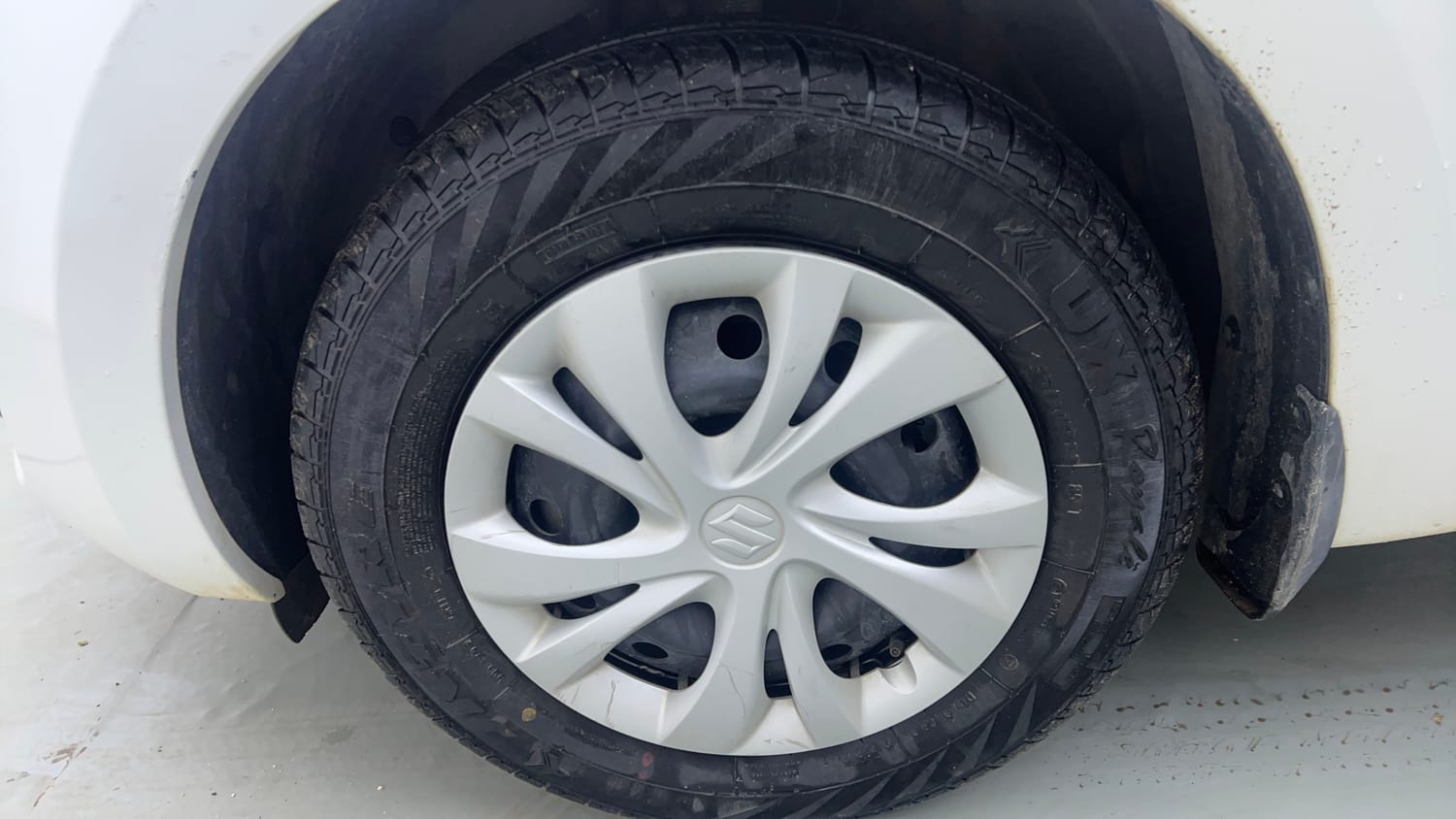 Used 2022 Maruti Suzuki Swift VXi Petrol Manual tyres LEFT FRONT TYRE RIM VIEW