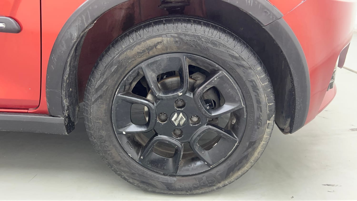 Used 2017 Maruti Suzuki Ignis Zeta 1.2 AMT Petrol Automatic tyres RIGHT FRONT TYRE RIM VIEW