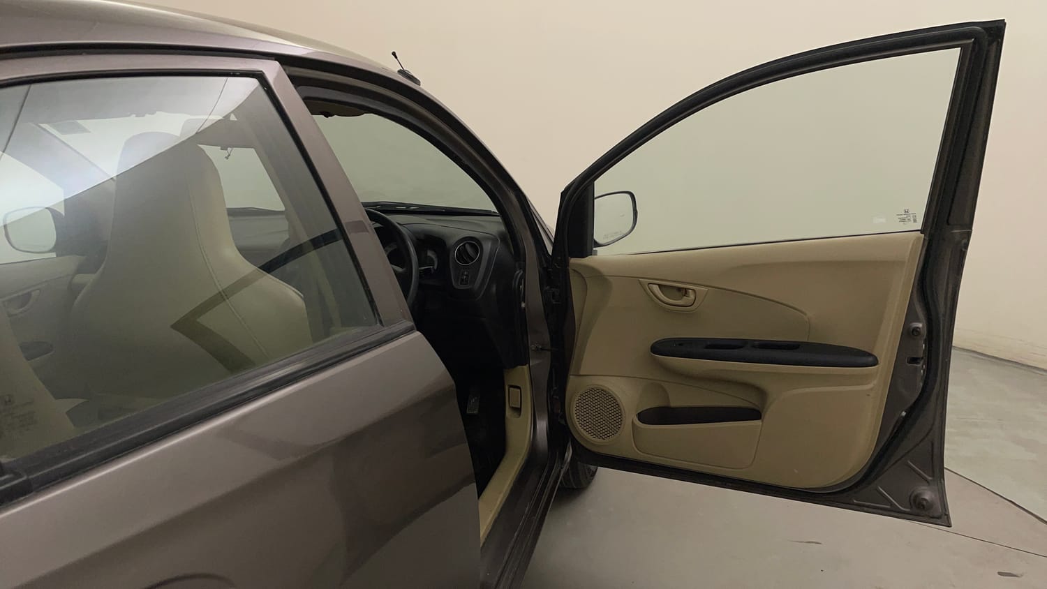 Used 2015 Honda Brio E MT Petrol Manual interior RIGHT FRONT DOOR OPEN VIEW