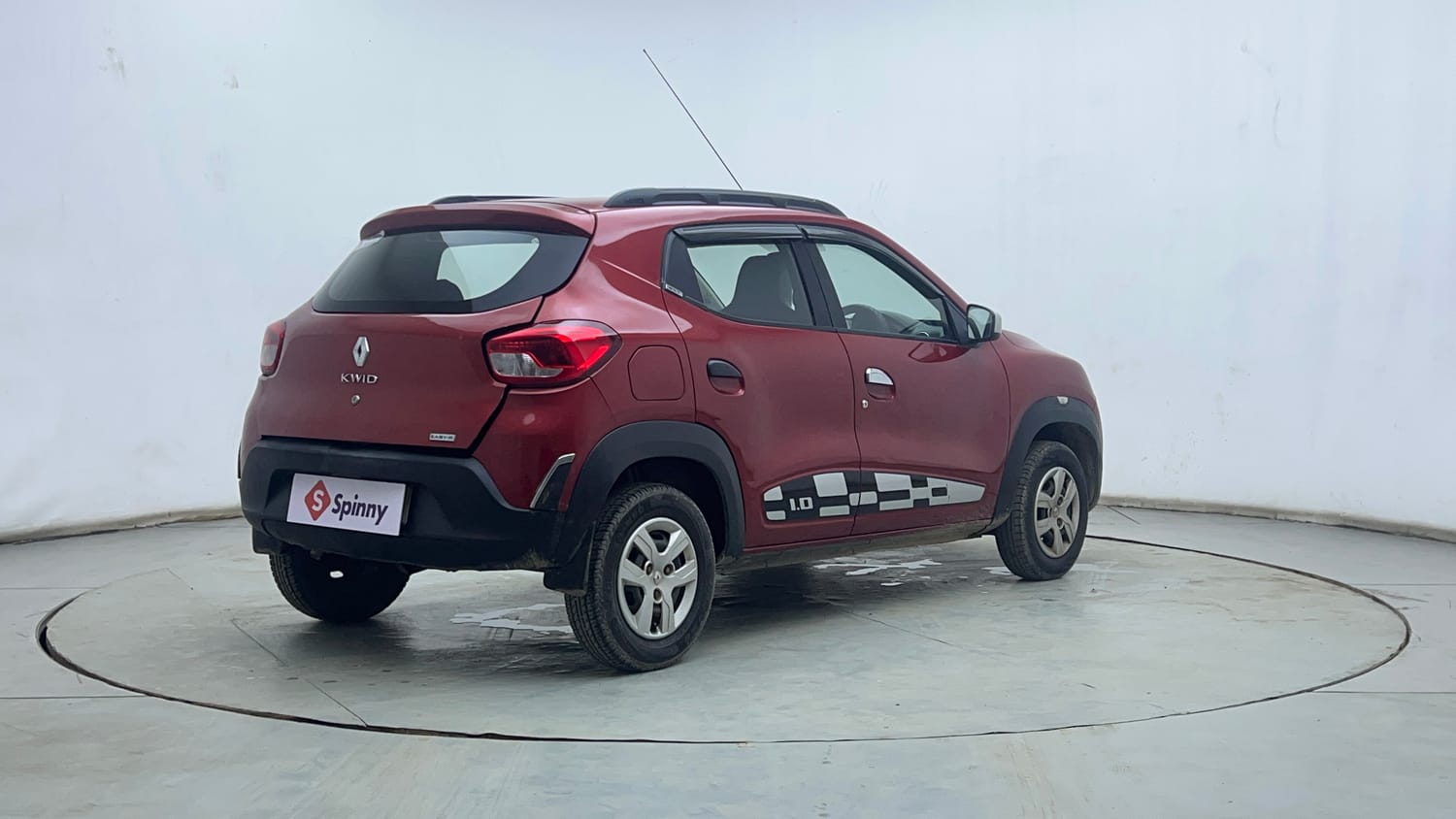 Used 2017 Renault Kwid 1.0 RXT AMT Opt Petrol Automatic exterior RIGHT REAR CORNER VIEW