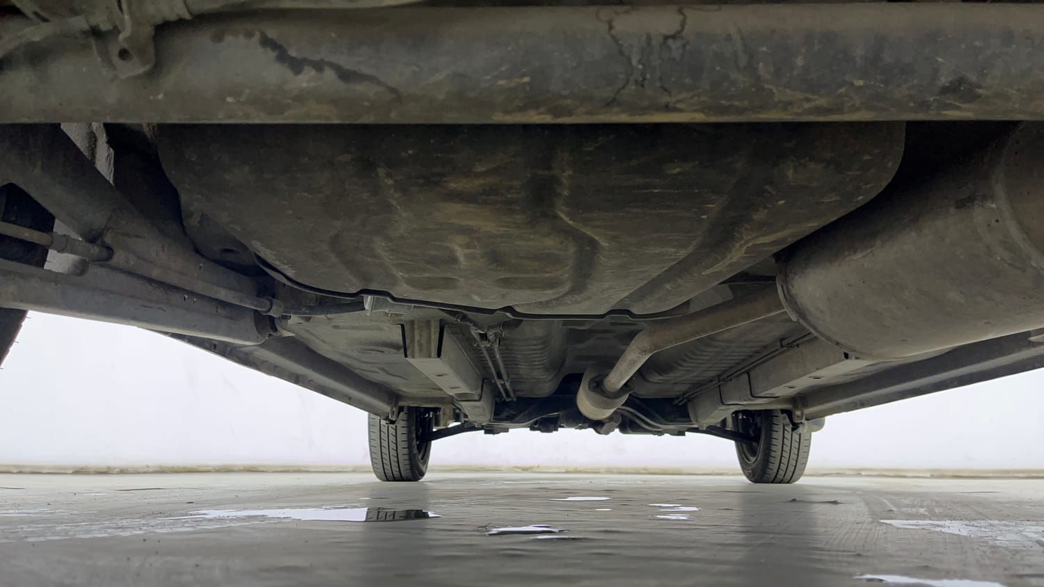 Used 2012 Maruti Suzuki Wagon R 1.0 VXi Petrol Manual extra REAR UNDERBODY VIEW (TAKEN FROM REAR)