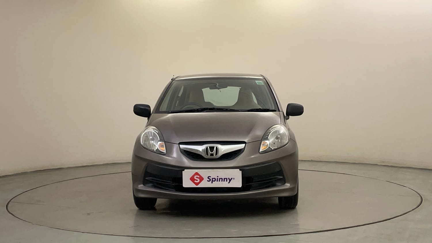 Used 2015 Honda Brio E MT Petrol Manual exterior FRONT VIEW