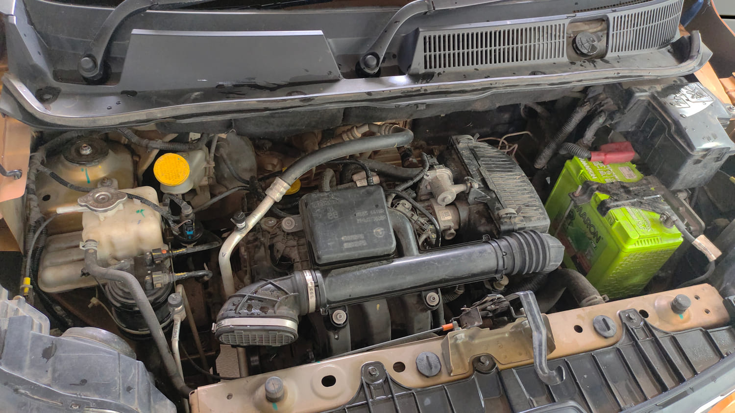 Used 2022 Renault Triber RXZ EASY-R AMT Petrol Automatic engine ENGINE RIGHT SIDE VIEW