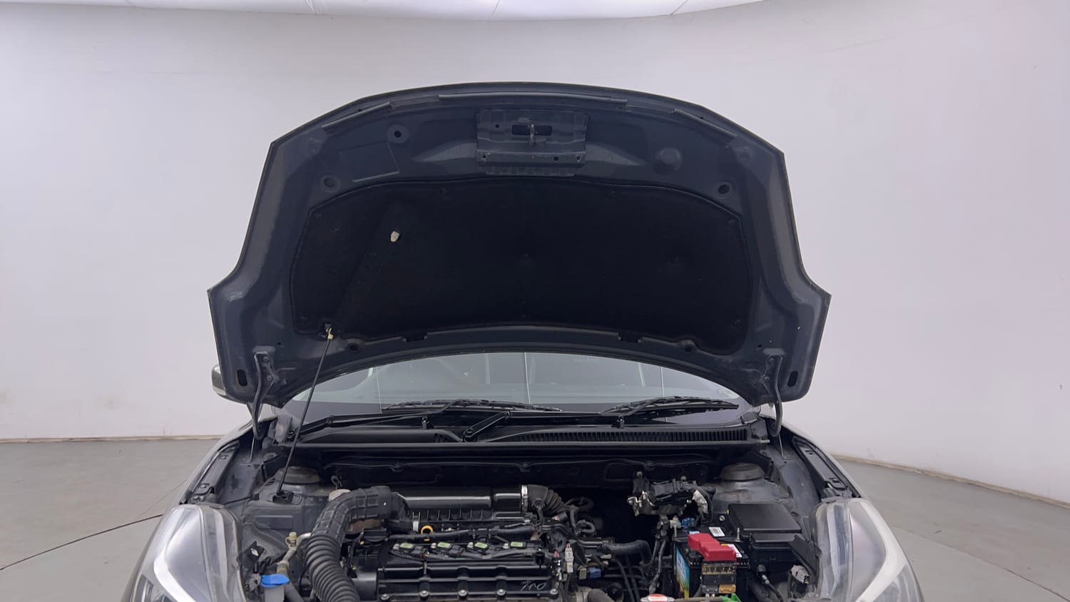 Used 2021 Maruti Suzuki Baleno Zeta Petrol Manual engine ENGINE & BONNET OPEN FRONT VIEW