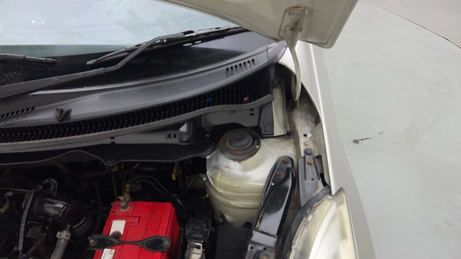 Used 2013 Maruti Suzuki Swift Dzire VXI Petrol Manual engine ENGINE LEFT SIDE HINGE & APRON VIEW
