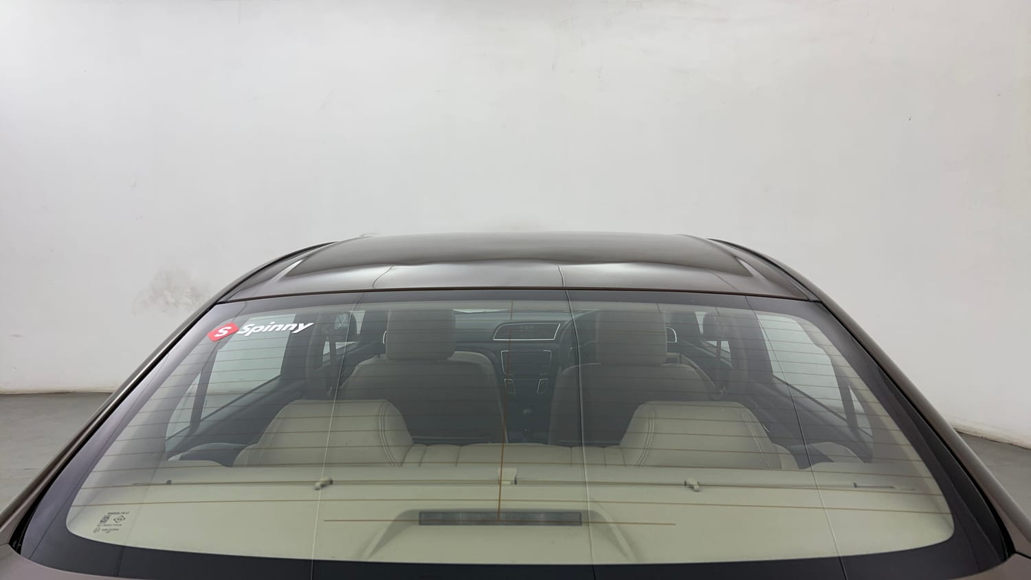 Used 2015 Maruti Suzuki Ciaz ZXi  AT Petrol Automatic exterior BACK WINDSHIELD VIEW