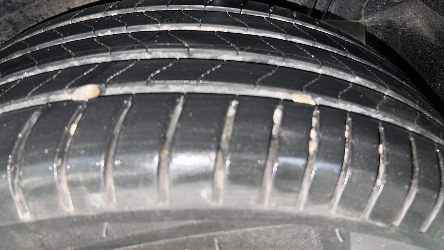 Used 2023 Tata Nexon XZ Plus Petrol Manual tyres LEFT REAR TYRE TREAD VIEW