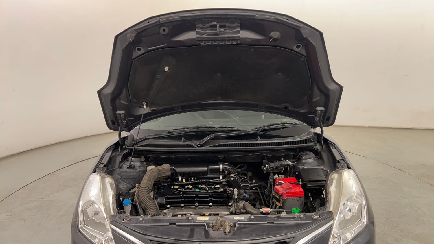 Used 2017 Maruti Suzuki Baleno Zeta 1.2 Petrol Manual engine ENGINE & BONNET OPEN FRONT VIEW