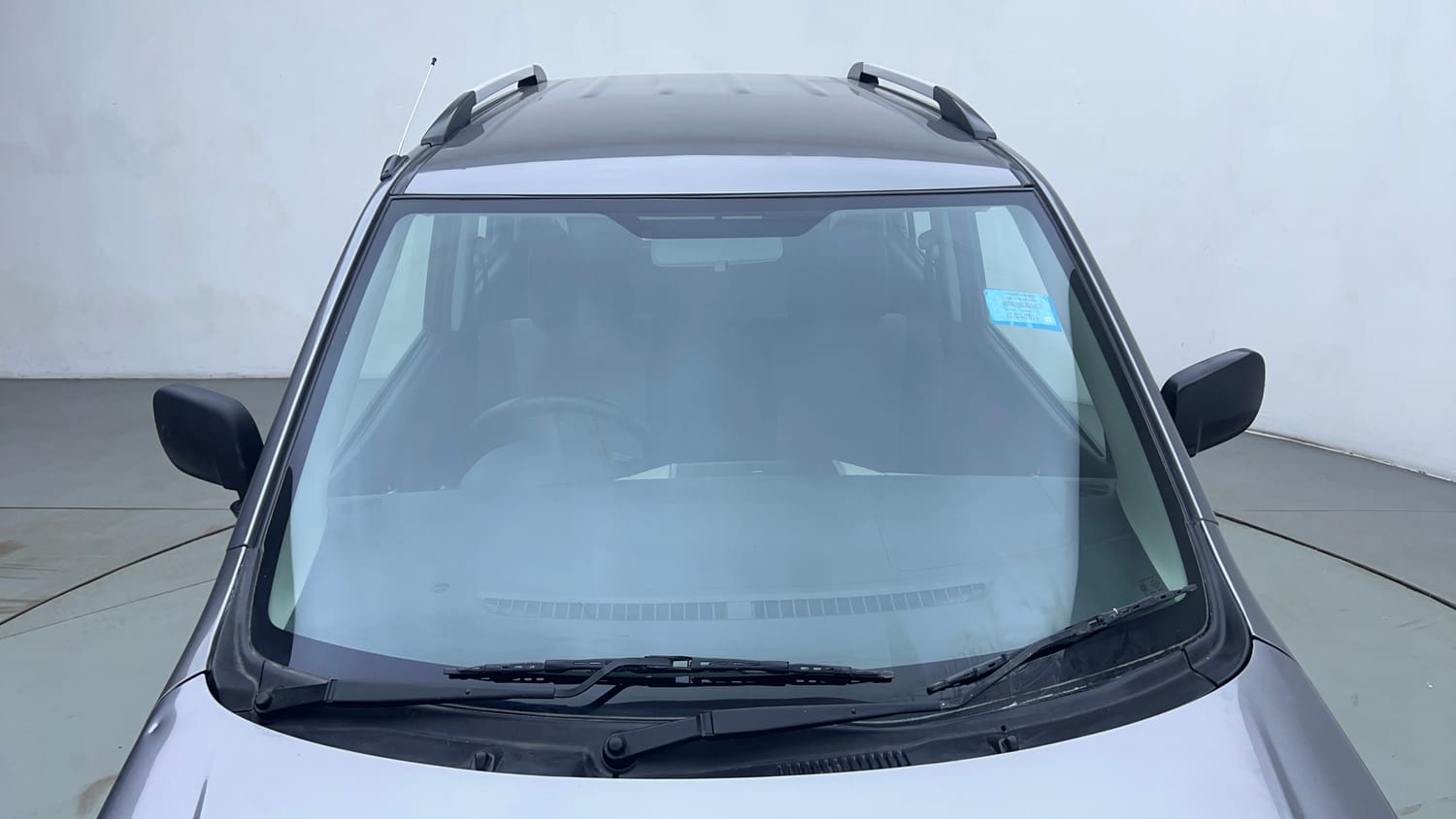 Used 2014 Maruti Suzuki Wagon R LXI Petrol Manual exterior FRONT WINDSHIELD VIEW