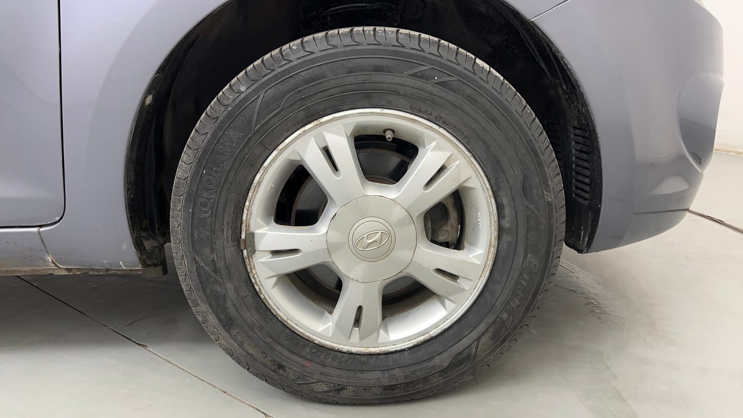 Used 2012 Hyundai i20 Asta 1.2 Petrol Manual tyres RIGHT FRONT TYRE RIM VIEW