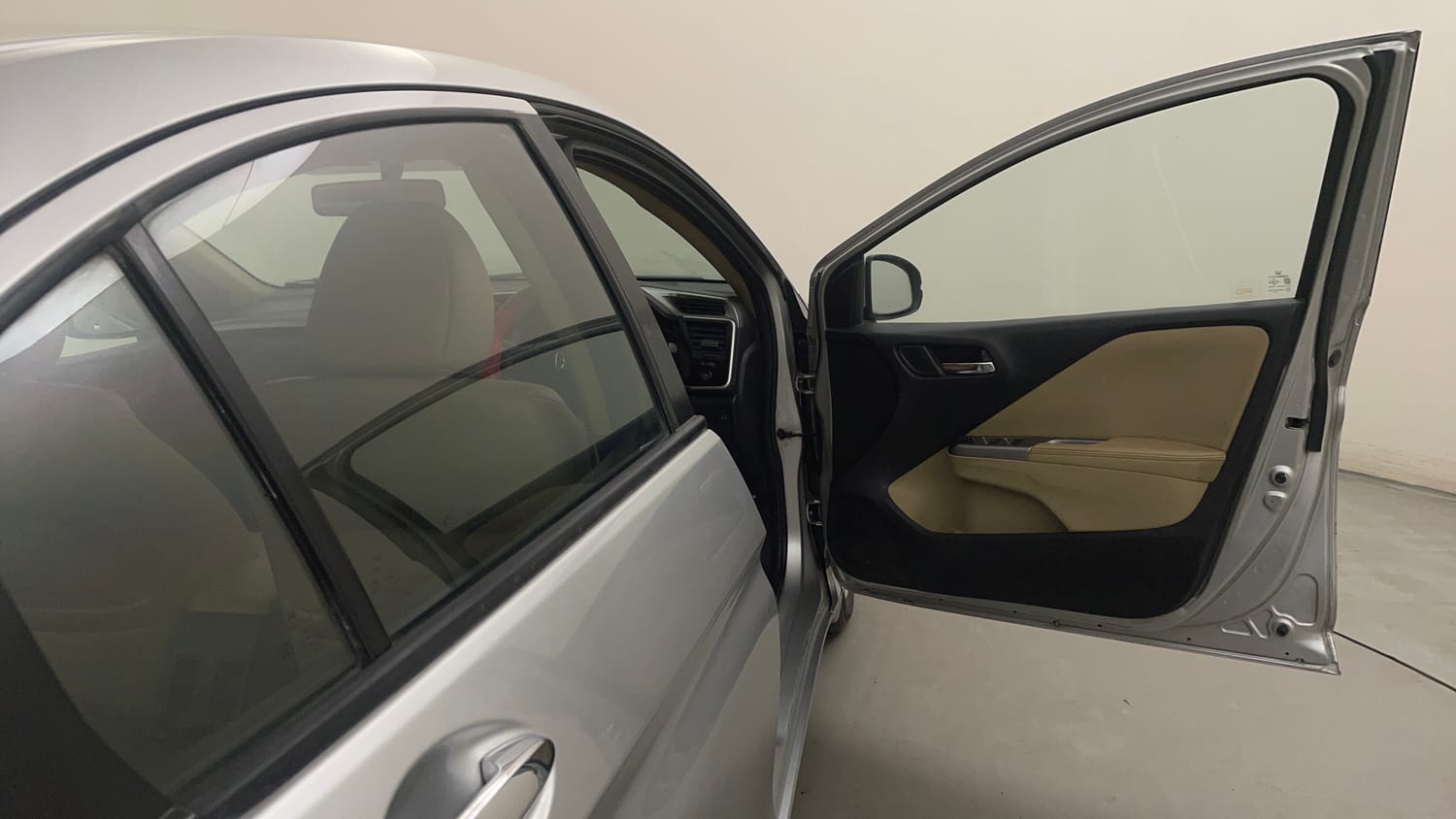 Used 2014 Honda City VX Diesel Diesel Manual interior RIGHT FRONT DOOR OPEN VIEW