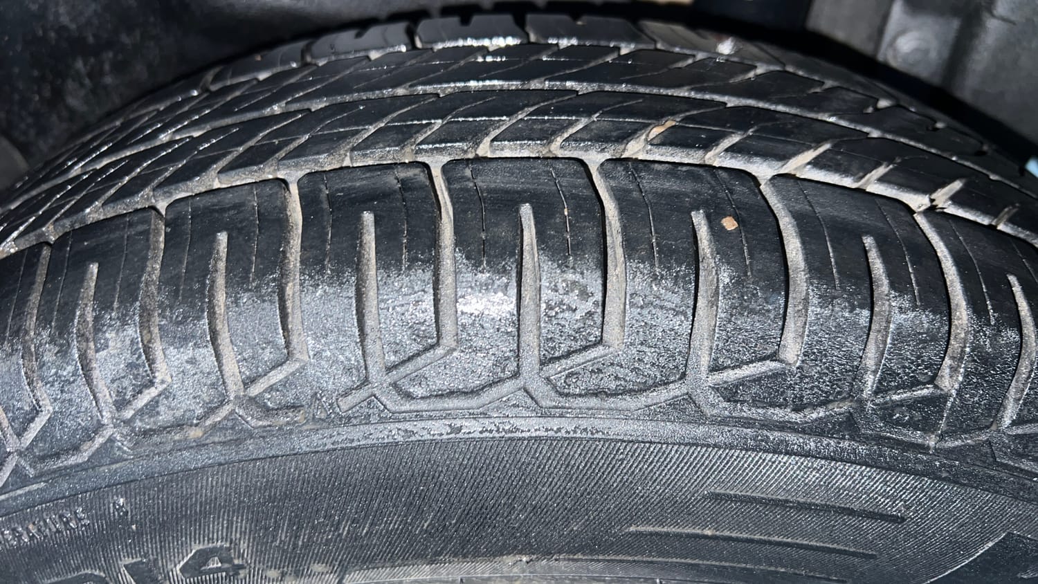 Used 2013 Maruti Suzuki Swift Dzire VXI Petrol Manual tyres LEFT REAR TYRE TREAD VIEW