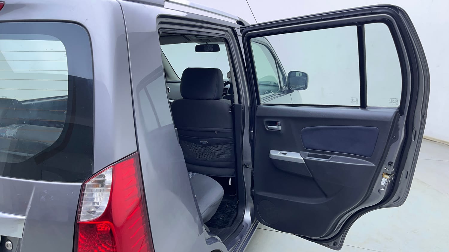 Used 2012 Maruti Suzuki Wagon R 1.0 VXi Petrol Manual interior RIGHT REAR DOOR OPEN VIEW