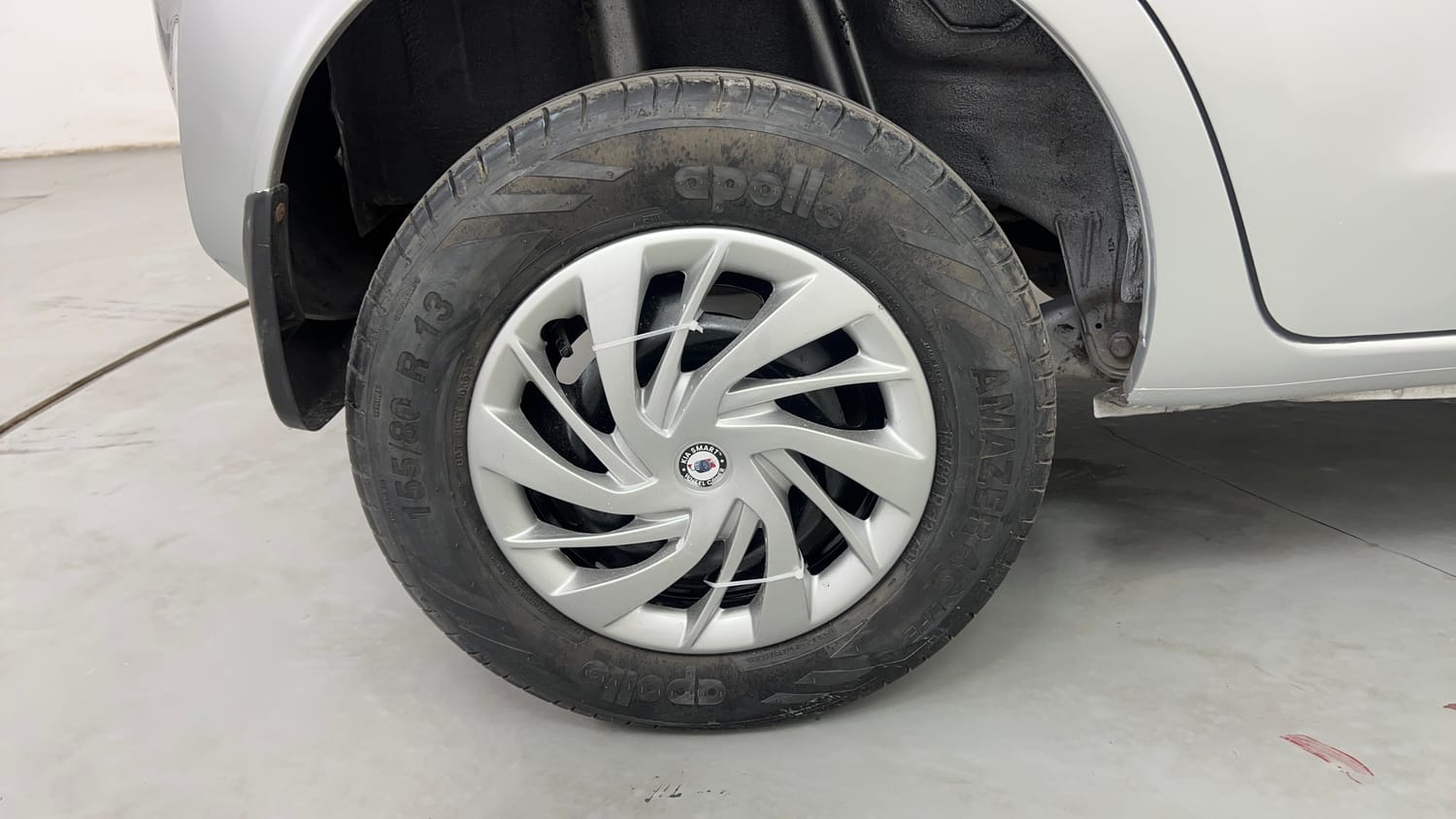 Used 2018 Datsun Redi-GO S Petrol Manual tyres RIGHT REAR TYRE RIM VIEW